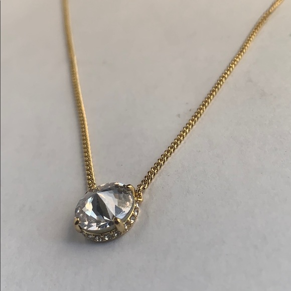 VINCE CAMUTO GOLD TONE NECKLACE!!! - Picture 3 of 7